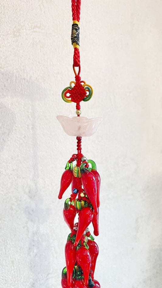 愛の魔除けと財運THE唐辛子ロング飾り 〜ローズクォーツの元寶つき〜