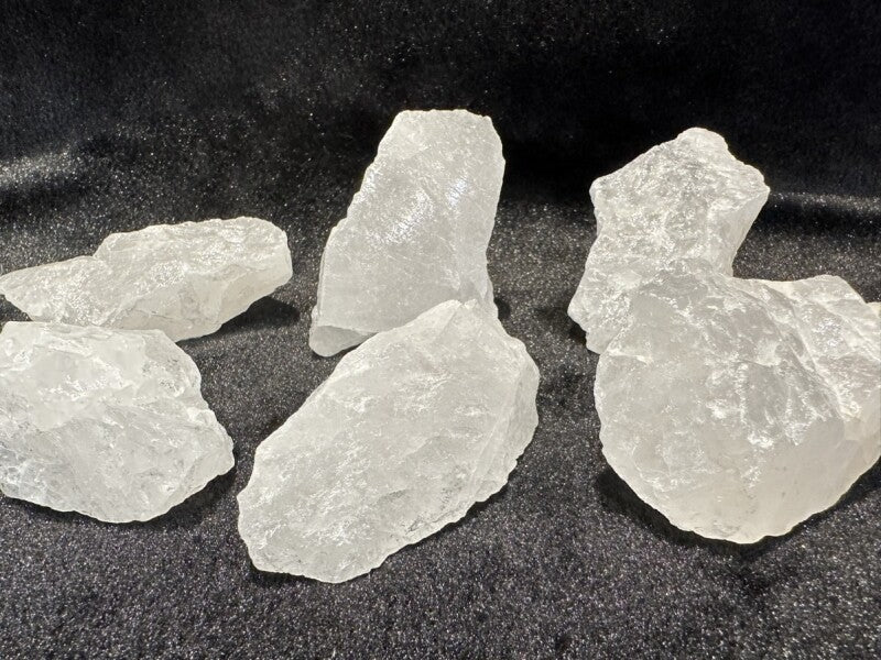 穢れ・不浄の場を浄化し改善!かち割り水晶原石 "少し大きめ2個" セット〇トイレ・お風呂の浄化に