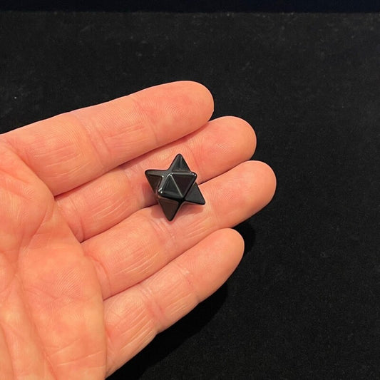 強力な保護力を持つ!マカバスター★ ブラックオニキス〜ネガティブな気を吸い込む