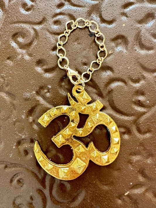 秘めた力を呼び覚ます無限のパワー! 神の紋章【オーン】チェーン飾り