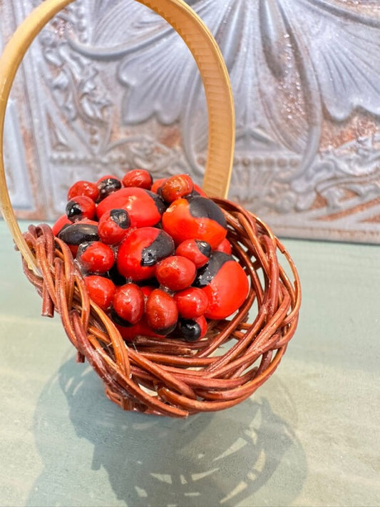 山盛り一杯の幸せと幸運を!ワイルーロの盛りカゴ