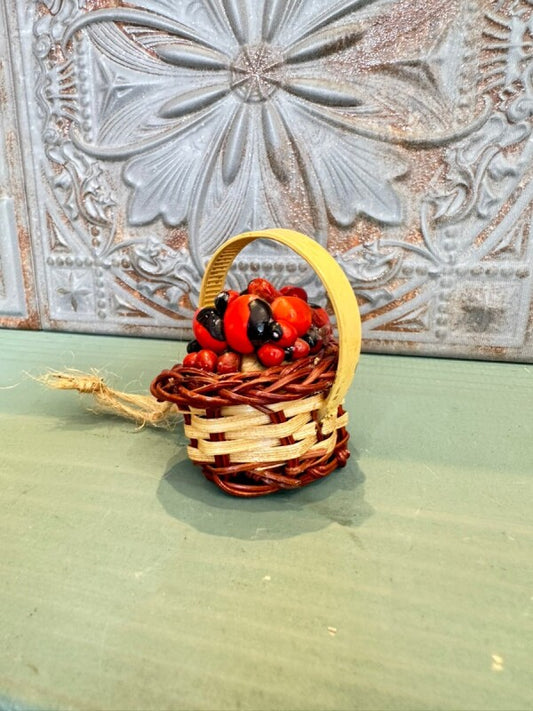 山盛り一杯の幸せと幸運を!ワイルーロの盛りカゴ紐付き 四角