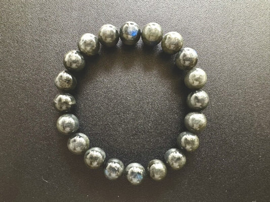 【新月】の力が宿る石●持ち主の願いを実現へと導く ブラックムーンストーン 10mm