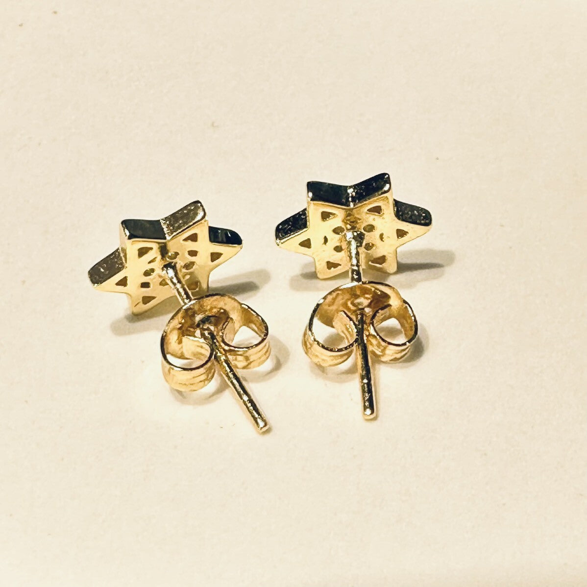 直観力を高めチャンスを掴む!六芒星ピアス