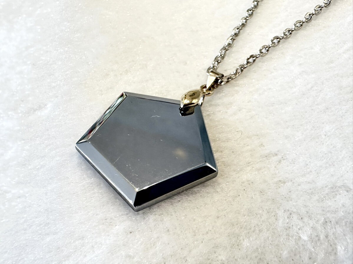 話題!体の内外から健康に!強い魔除けの力も秘める☆五芒星テラヘルツAAA