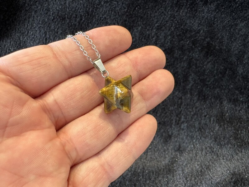 強力な保護力を持つ!マカバスターネックレス★タイガーアイ〜金運・仕事運を増幅させる