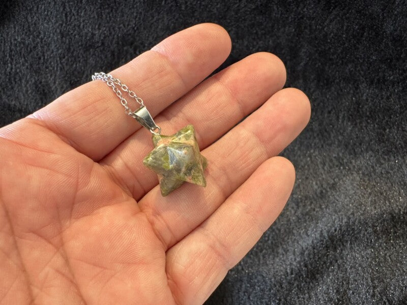 強力な保護力を持つ!マカバスターネックレス★ユナカイト〜トラウマや恐怖心を取り除く力を増幅させる