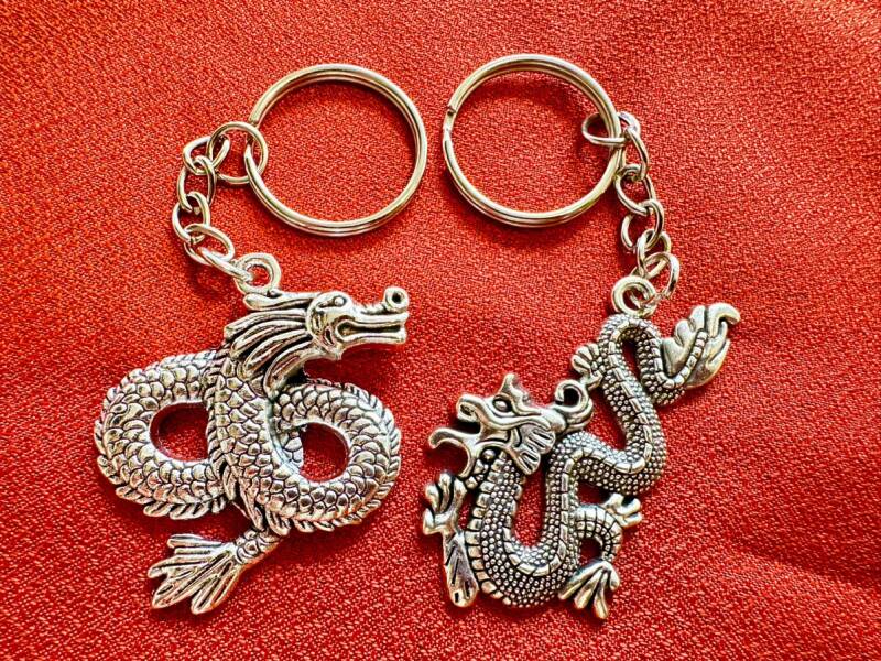 邪気を祓い幸運を呼び込む!銀龍キーホルダーY