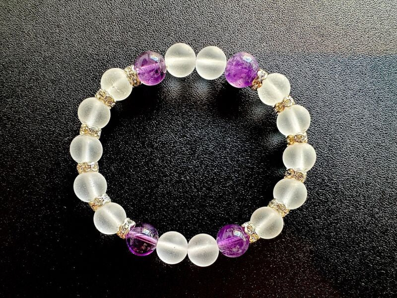 邪悪なものをカット! 良い人間関係を育み、運命の出会い・ハイレベルな恋愛をもたらす♪アメジスト&フロスティ水晶 ブレスレット 8mm