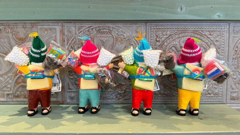 『ボリビア産!』ボリビアンフェイス♪ 荷物たっぷりエケコ(エケッコ)人形 Mサイズ(約15センチ)サンダル