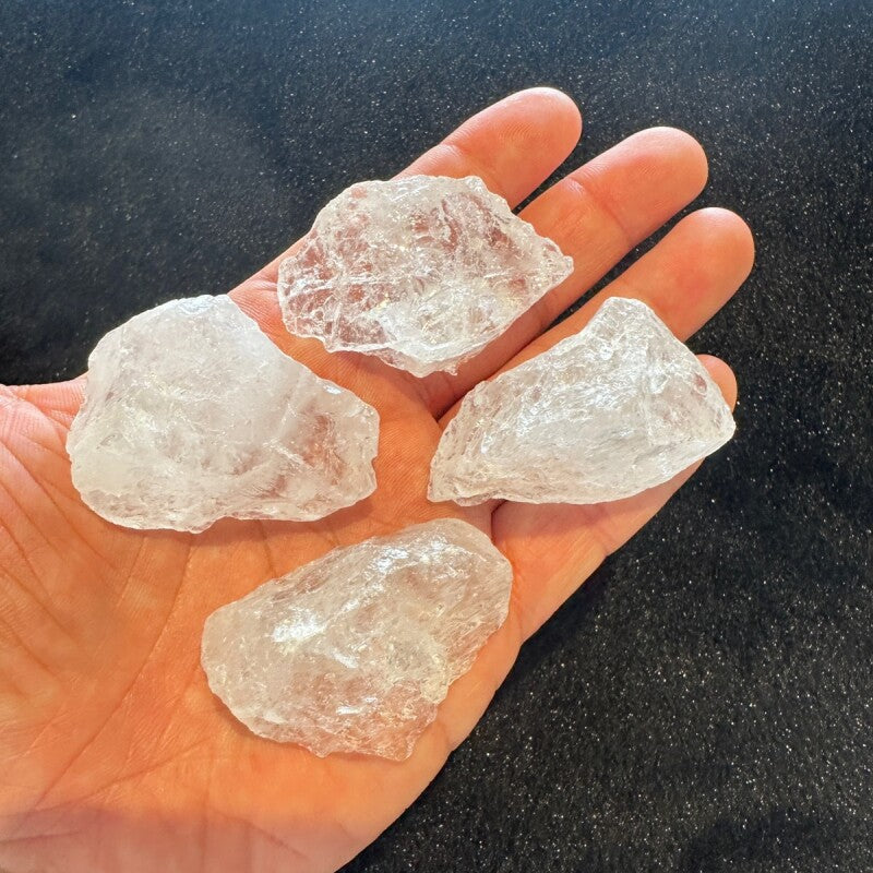 穢れ・不浄の場を浄化し改善!かち割り水晶原石 "小さめ4個" セット〇トイレ・お風呂の浄化に