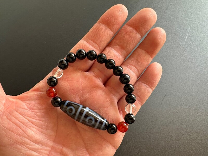 あらゆる災難や邪を祓い、悪い運気を良い運気に変える!!四眼天珠ブレスレット オニキス&瑪瑙