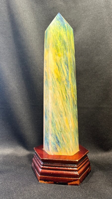 繁栄と富をもたらす!巨大!!黄水晶(シトリン)六角柱 台座付き 一点物