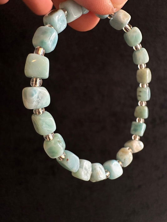 人気絶大!不安を和らげる究極のヒーリングストーン☆ラリマーブレス classy