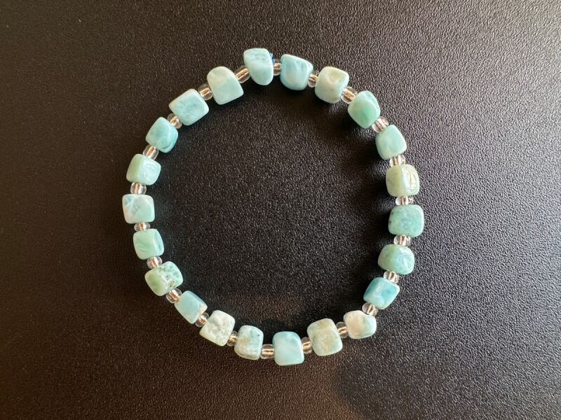 人気絶大!不安を和らげる究極のヒーリングストーン☆ラリマーブレス classy