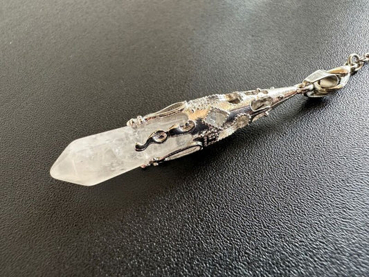 【7チャクラチェーン付き】悩み事の答えを導き出す!滴型ペンデュラム 運気を高め、潜在能力を引き出す〜水晶〜