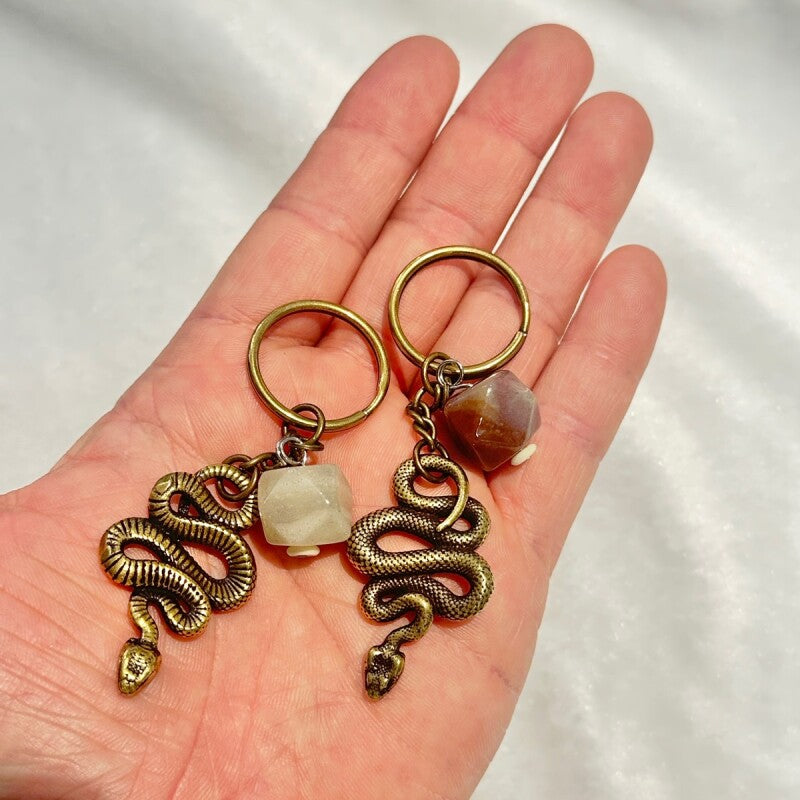 金運と健康運 巳(へび)キーホルダー瑪瑙付き【2025年の干支】