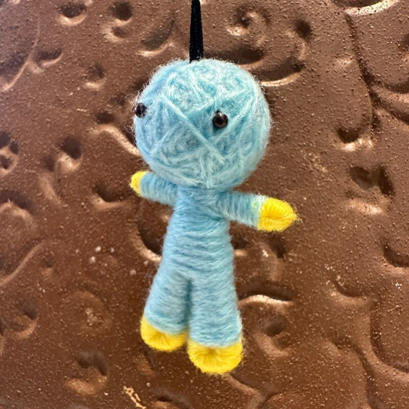 スカイブルー◎健康祈願のお靴を履いたハッピードール(ブドゥー人形)◎厄を食べて幸運を招くお守り◎