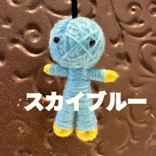 スカイブルー◎健康祈願のお靴を履いたハッピードール(ブドゥー人形)◎厄を食べて幸運を招くお守り◎