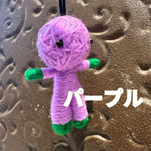 パープル◎健康祈願のお靴を履いたハッピードール(ブドゥー人形)◎厄を食べて幸運を招くお守り◎