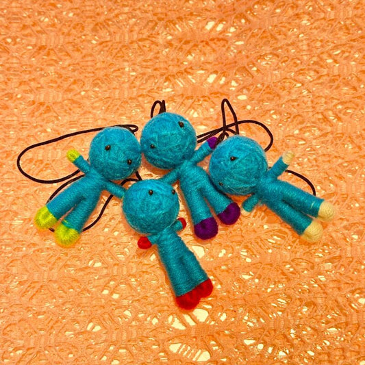 ブルー◎健康祈願のお靴を履いたハッピードール(ブドゥー人形)◎厄を食べて幸運を招くお守り◎