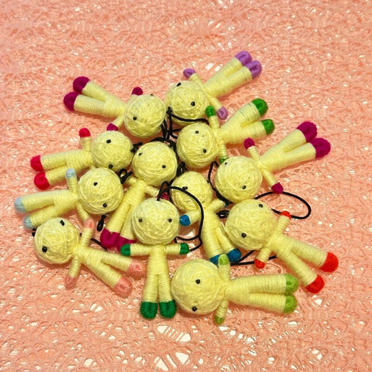 レモンカラー◎健康祈願のお靴を履いたハッピードール(ブドゥー人形)◎厄を食べて幸運を招くお守り◎
