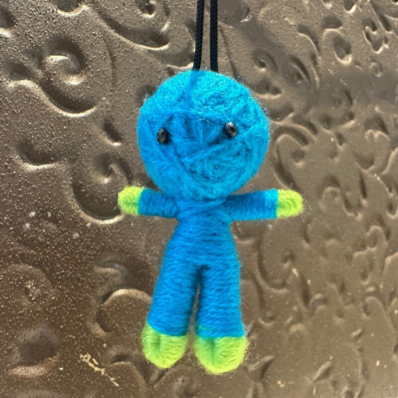 ブルー◎健康祈願のお靴を履いたハッピードール(ブドゥー人形)◎厄を食べて幸運を招くお守り◎