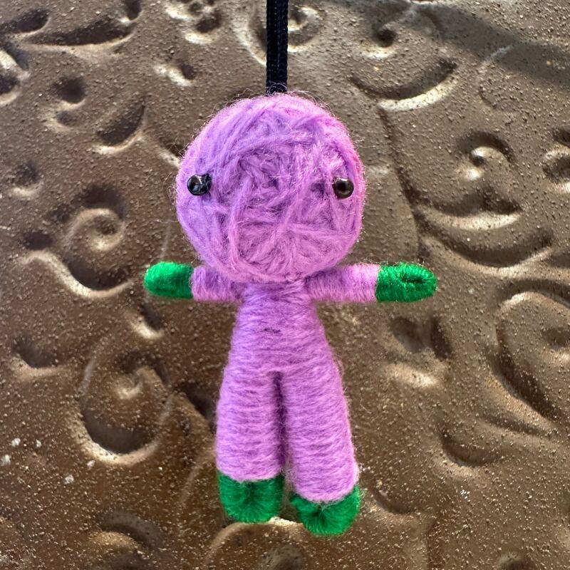 パープル◎健康祈願のお靴を履いたハッピードール(ブドゥー人形)◎厄を食べて幸運を招くお守り◎