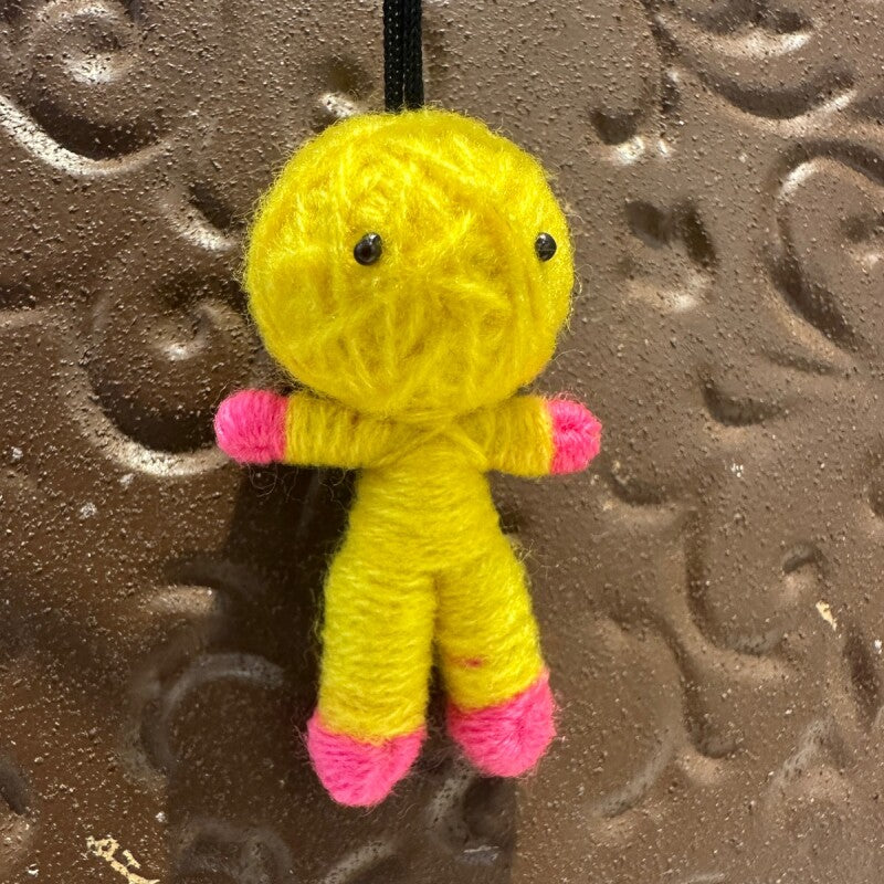 イエロー◎健康祈願のお靴を履いたハッピードール(ブドゥー人形)◎厄を食べて幸運を招くお守り◎