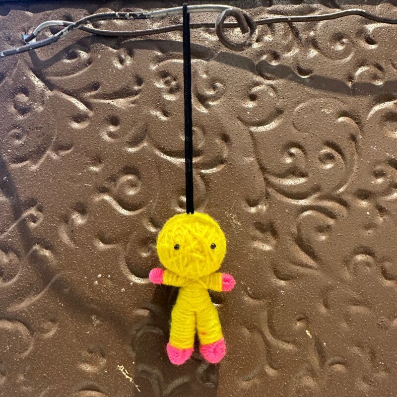 イエロー◎健康祈願のお靴を履いたハッピードール(ブドゥー人形)◎厄を食べて幸運を招くお守り◎