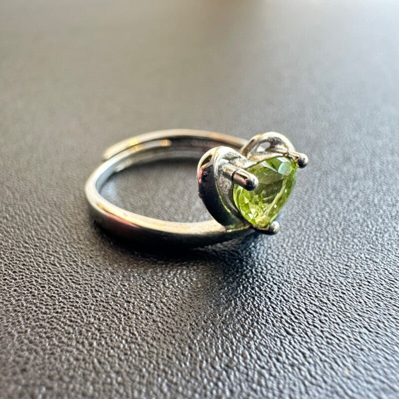 未来を明るく照らし、夢を叶える!Heartペリドット リング Silver925