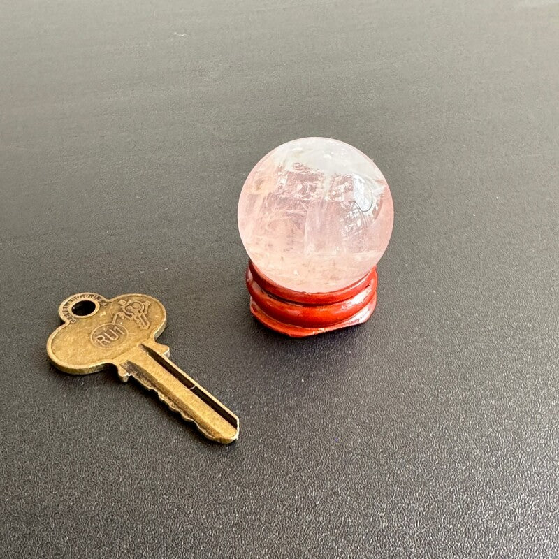 愛と絆・恋愛成就♥ローズクォーツ丸玉 置台付き