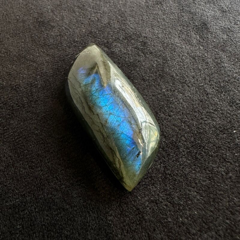 物事に進展をもたらす■ブラックラブラドライト リーフD