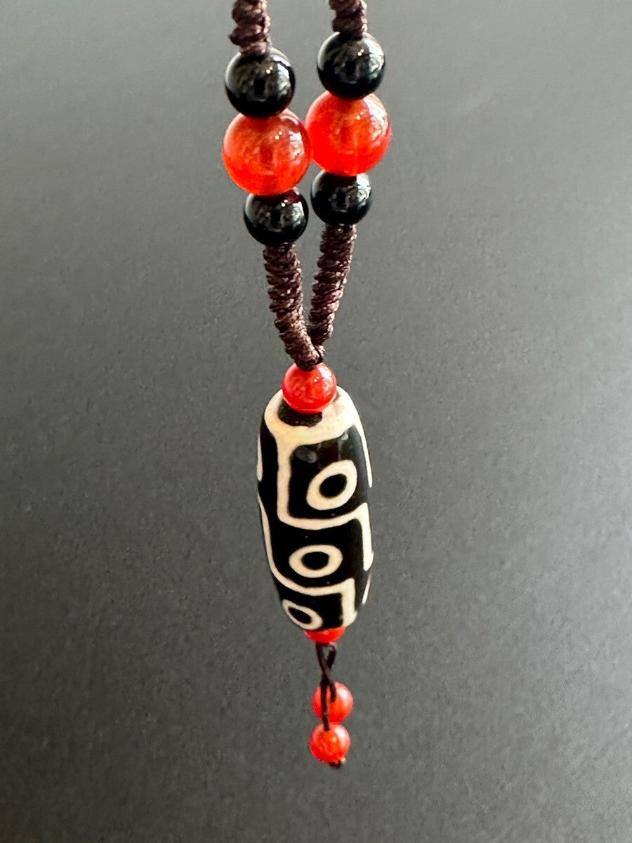 最高位!人生を大成功に導き幸福を得る!九眼天珠 紐ネックレス