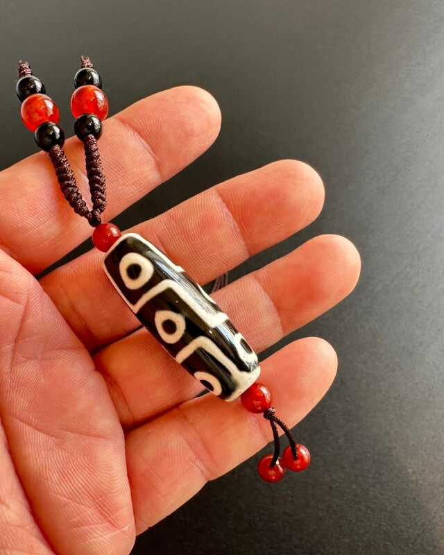 最高位!人生を大成功に導き幸福を得る!九眼天珠 紐ネックレス