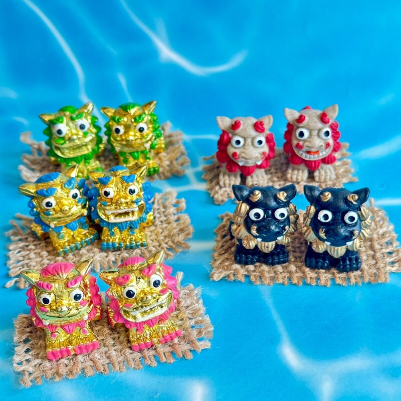 沖縄伝統の守り神 魔除けのシンボルシーサー ペア置物 小 金青
