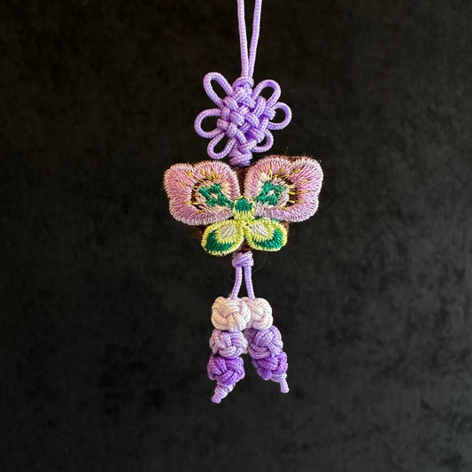 幸運を運ぶ♪絹の蝶ストラップ紫