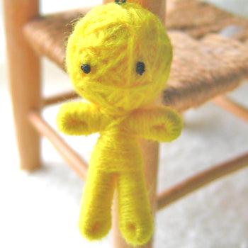 ハッピードール(ブドゥー人形) イエロー (金運のお守り)