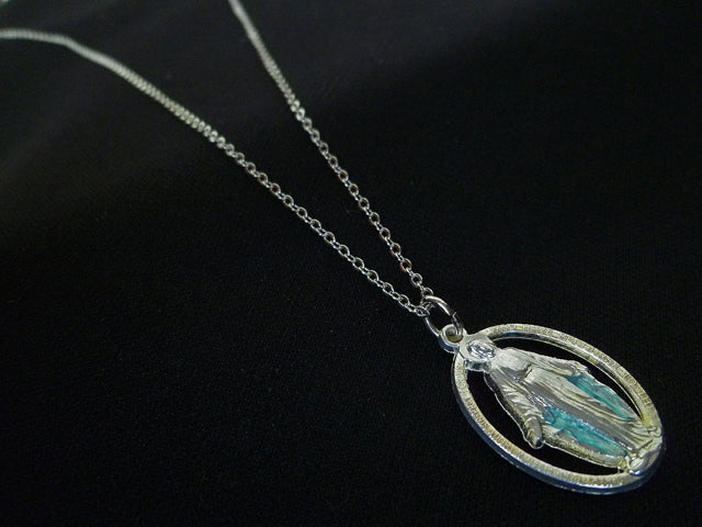 不思議 メダイネックレス 透かし