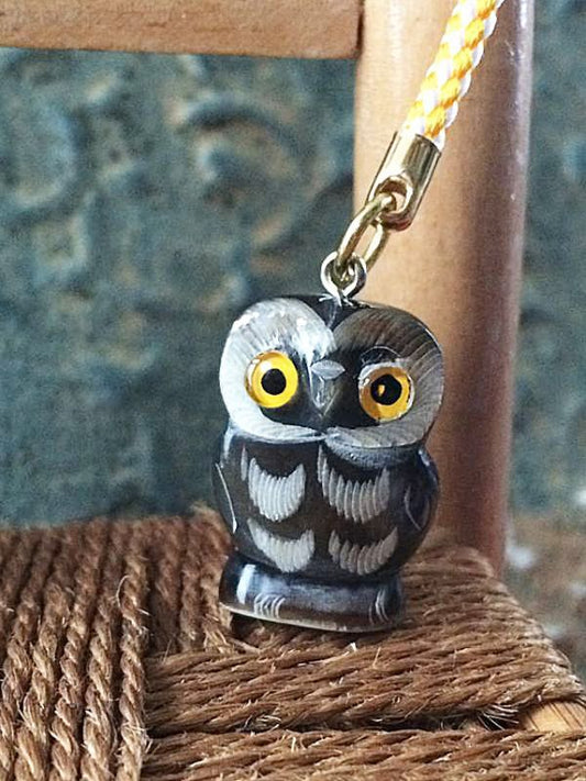 幸運を呼ぶ水牛の角 福ふくろう★根付 黒