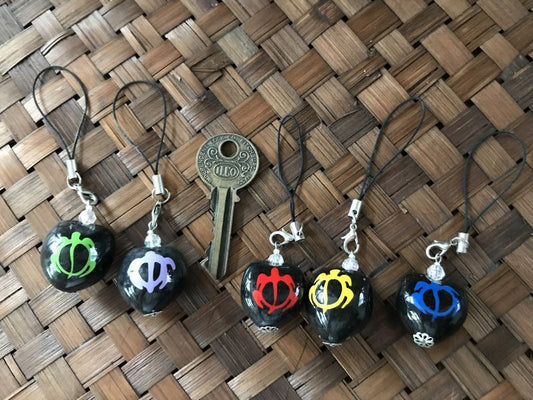 ハワイのお守り 魔除けと幸運のモチーフ☆ククイの実ストラップ(ホヌ〜O)