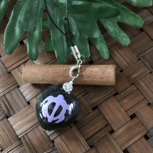 ハワイのお守り 魔除けと幸運のモチーフ☆ククイの実ストラップ(ホヌ〜P)