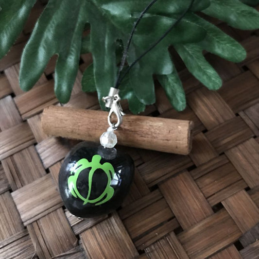 ハワイのお守り 魔除けと幸運のモチーフ☆ククイの実ストラップ(ホヌ〜G)