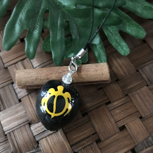 ハワイのお守り 魔除けと幸運のモチーフ☆ククイの実ストラップ(ホヌ〜Y)