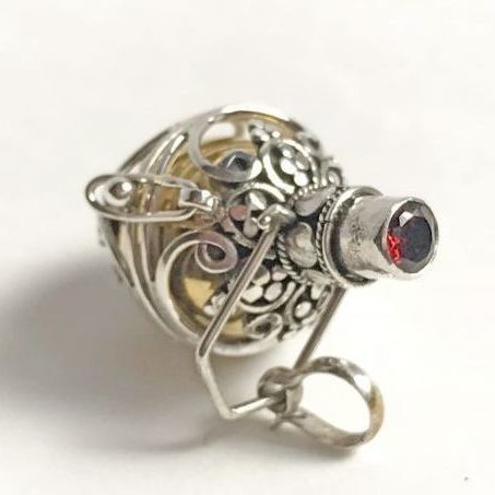 ガムランボール鳥かごタイプ☆ガーネット 1月の誕生石(子宝・安産のお守り)