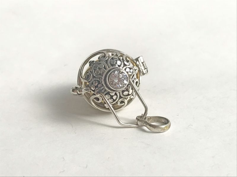 ガムランボール鳥かごタイプ☆ジルコニア 4月の誕生石(万能の強運石)