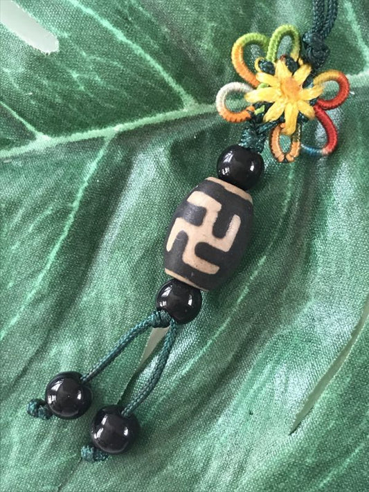 穏やかで平穏な人生を!卍(萬字)天珠 花結びストラップ