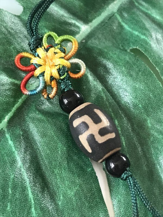 穏やかで平穏な人生を!卍(萬字)天珠 花結びストラップ