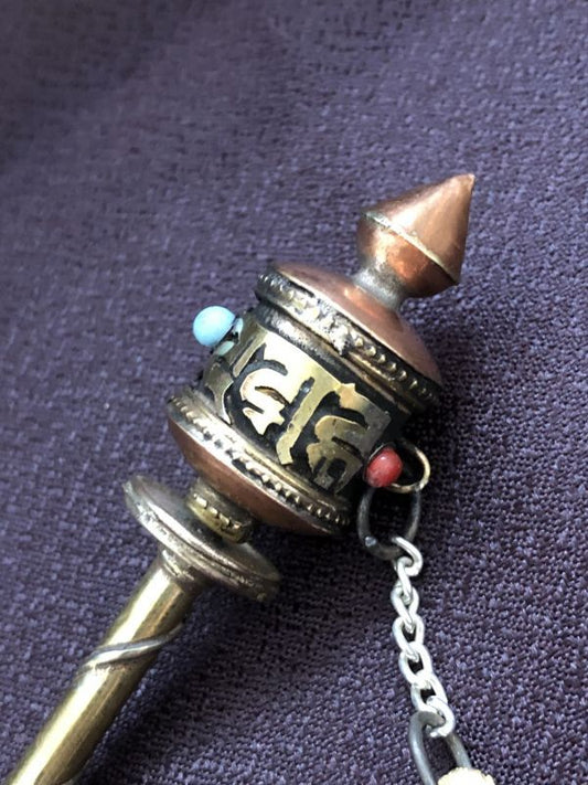 回る!様々な幸福を呼び寄せる・チベット密教の法具・マニ車