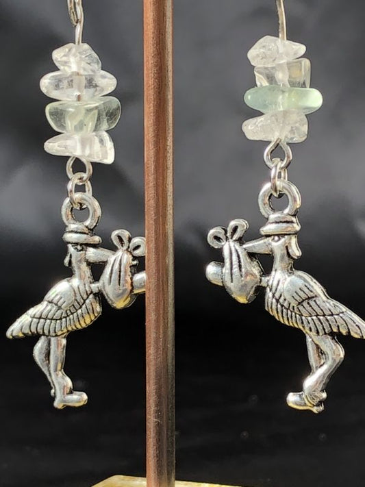 幸せを運ぶ コウノトリ★ペリドット&クリスタル☆ ピアス